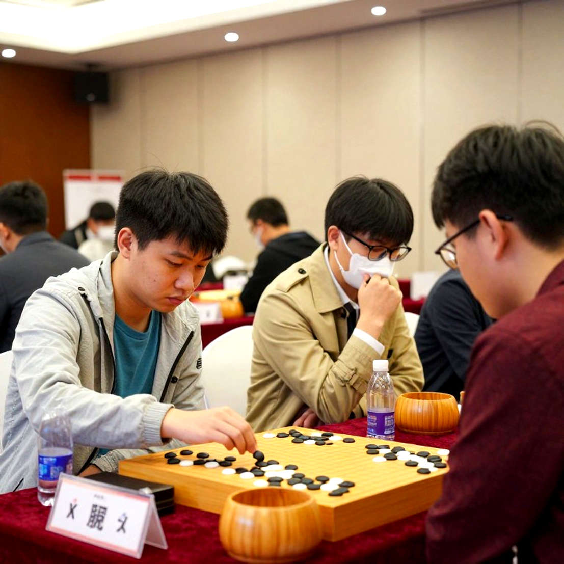 Ba trong bốn nữ kỳ thủ từng bị thiên kiến hoặc quấy rối: FIDE có tín hiệu, nhưng thiếu hồ sơ phương pháp