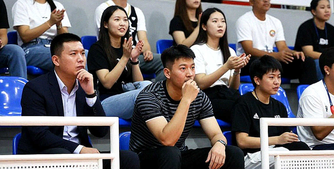 Mubarak Musa Thiik Madut, cầu thủ bóng chuyền Qatar 13 tuổi gây chú ý với 5 đòn đánh chắn tại Asian Championship